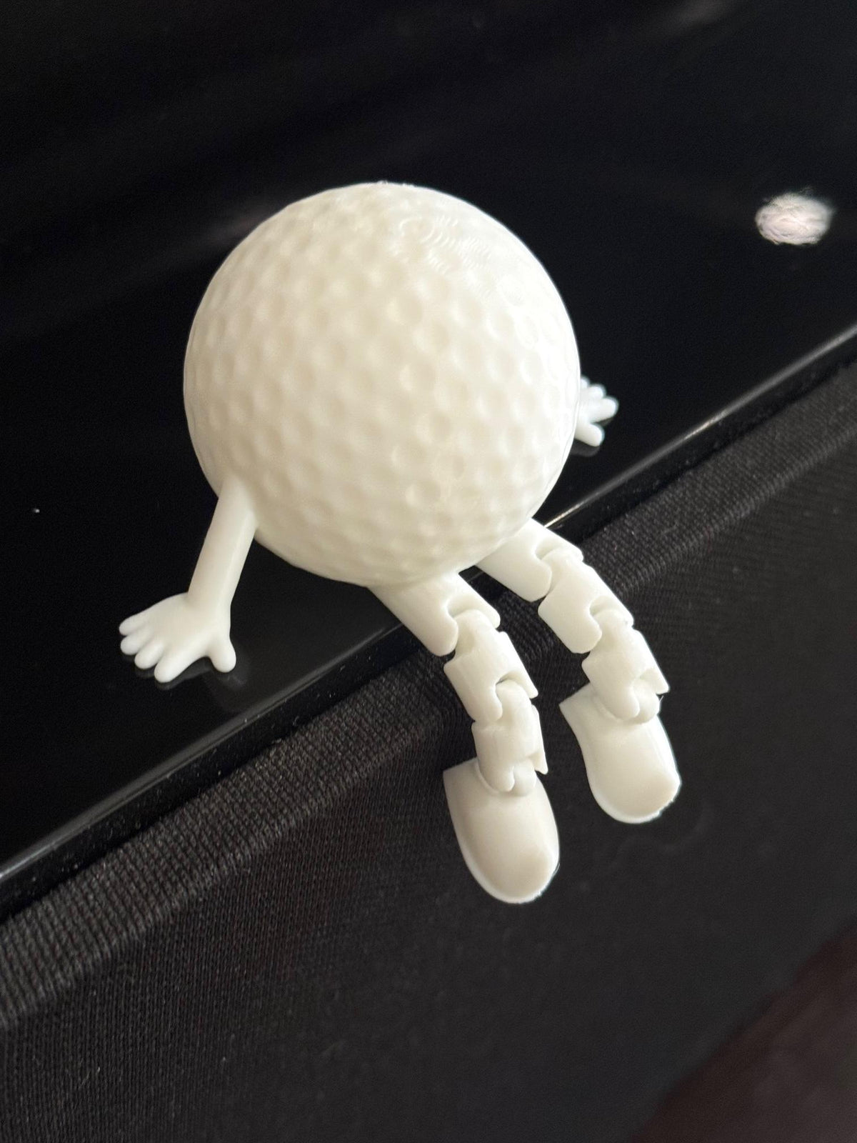 3D Printed Golf Ball Desk Toy: Flexible Leg Shelf Decor