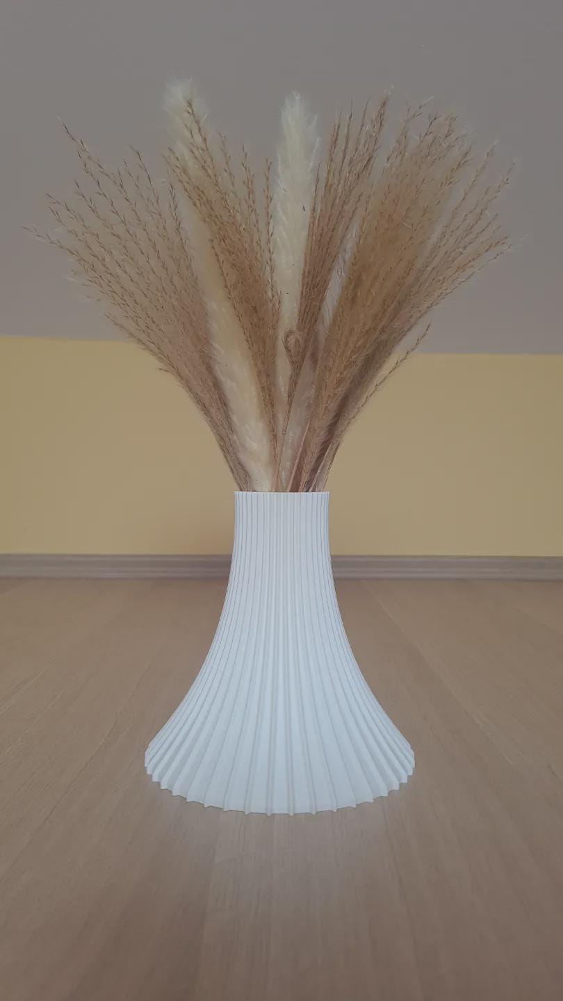 3D Printed Fluted Vase: LEGO® Flower Display, Modern Decor