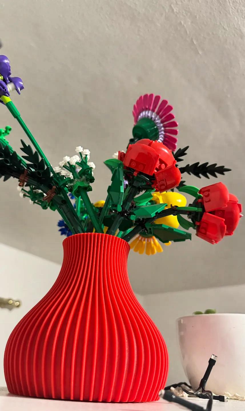 3D Printed Vase for LEGO® Flowers: Ribbed Modern Display