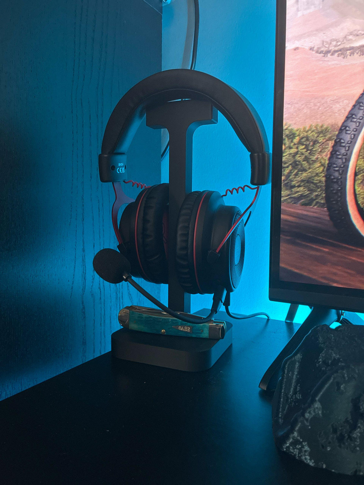 Modern Headphone Stand | Minimalist Desk Organizer | 3D Printed Headset Holder | Gaming Desk Accessories