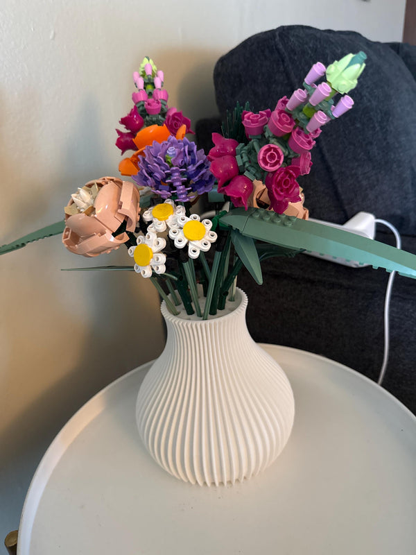 Customer photo: LEGO bouquet in a white ribbed vase